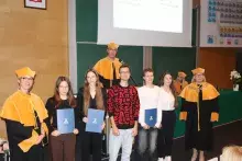 Inauguracja roku akademickiego 2025/2026 na Wydziale Chemii UG - wręczanie listów immatrykulacyjnych grupie studentów