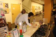 Chemiłajki na Wydziale Chemii – nauka w świątecznej odsłonie