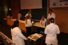 Chemiłajki na Wydziale Chemii – nauka w świątecznej odsłonie