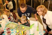 Chemiłajki na Wydziale Chemii – nauka w świątecznej odsłonie