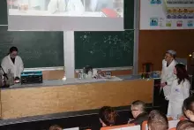 Chemiłajki na Wydziale Chemii – nauka w świątecznej odsłonie