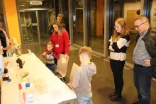 Chemiłajki na Wydziale Chemii – nauka w świątecznej odsłonie